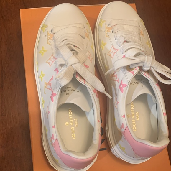 Authentic Luise Vuitton Limited edition sneakers with beautiful colorful LV logo - Picture 14 of 16